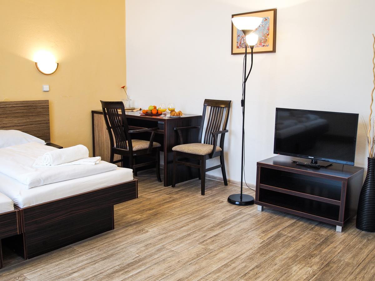 ديشين Hotel Faust المظهر الخارجي الصورة