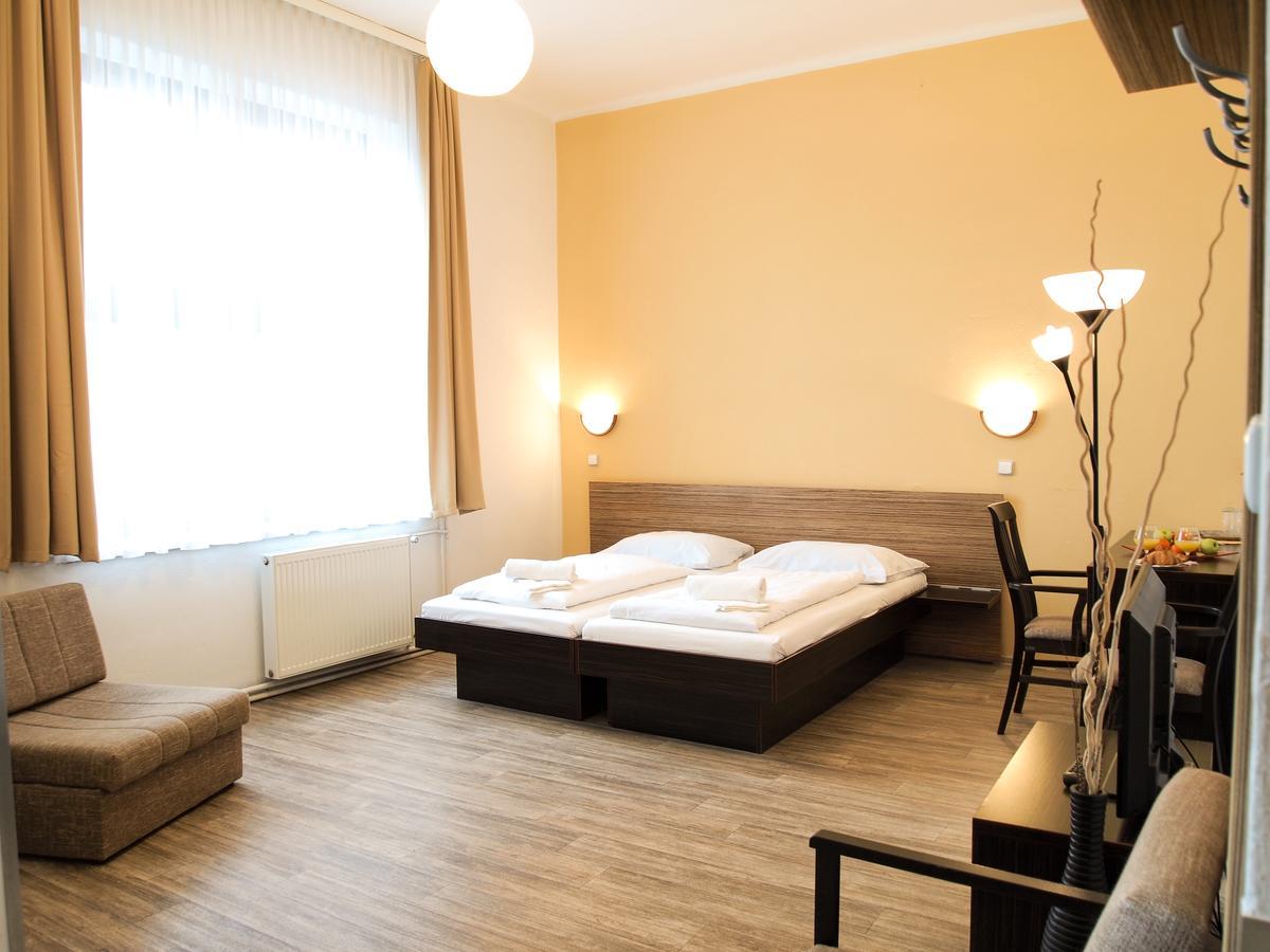 ديشين Hotel Faust المظهر الخارجي الصورة